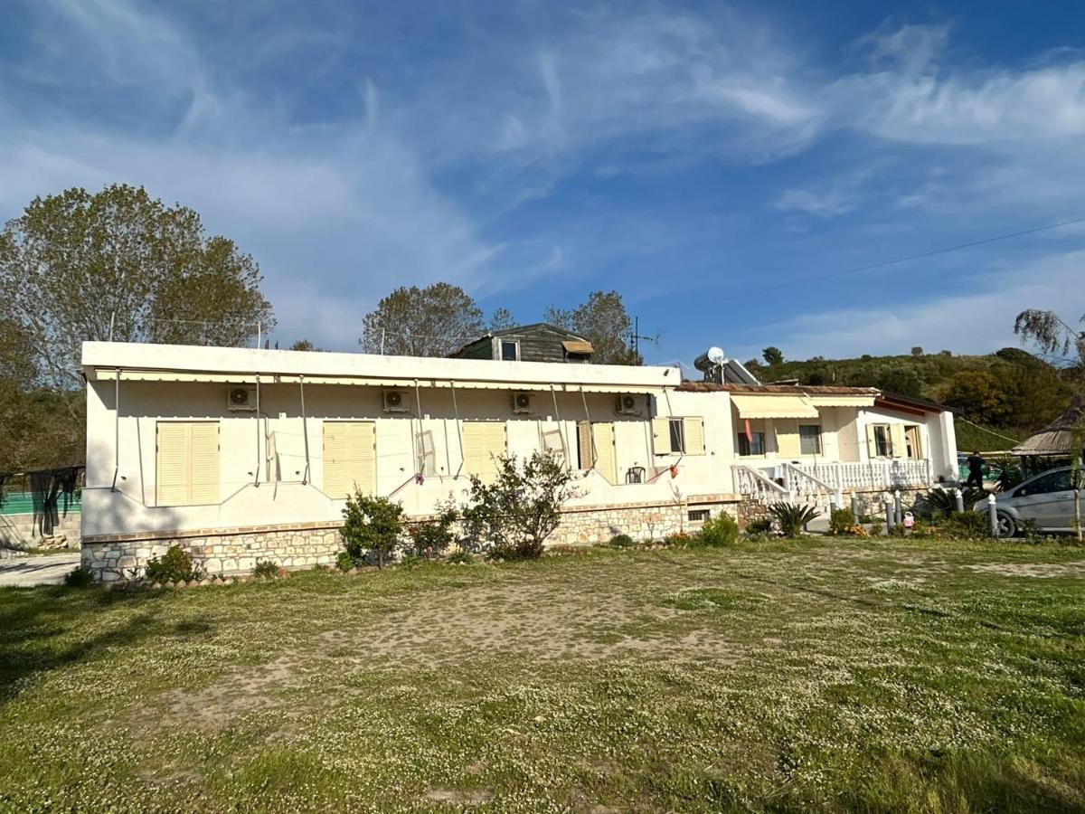 Hotel Vila Andi Zverneci Exteriér fotografie